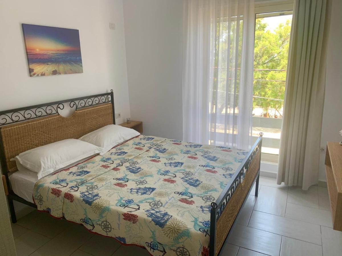 Sea Apartments Himare Exterior photo