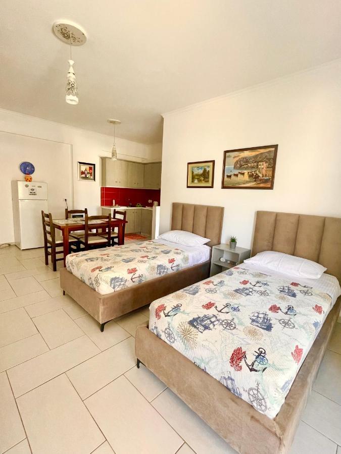 Sea Apartments Himare Exterior photo