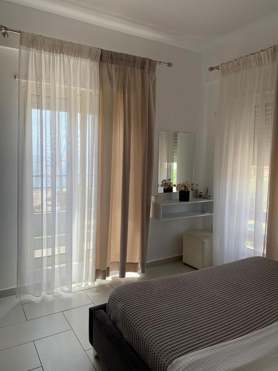 Sea Apartments Himare Exterior photo
