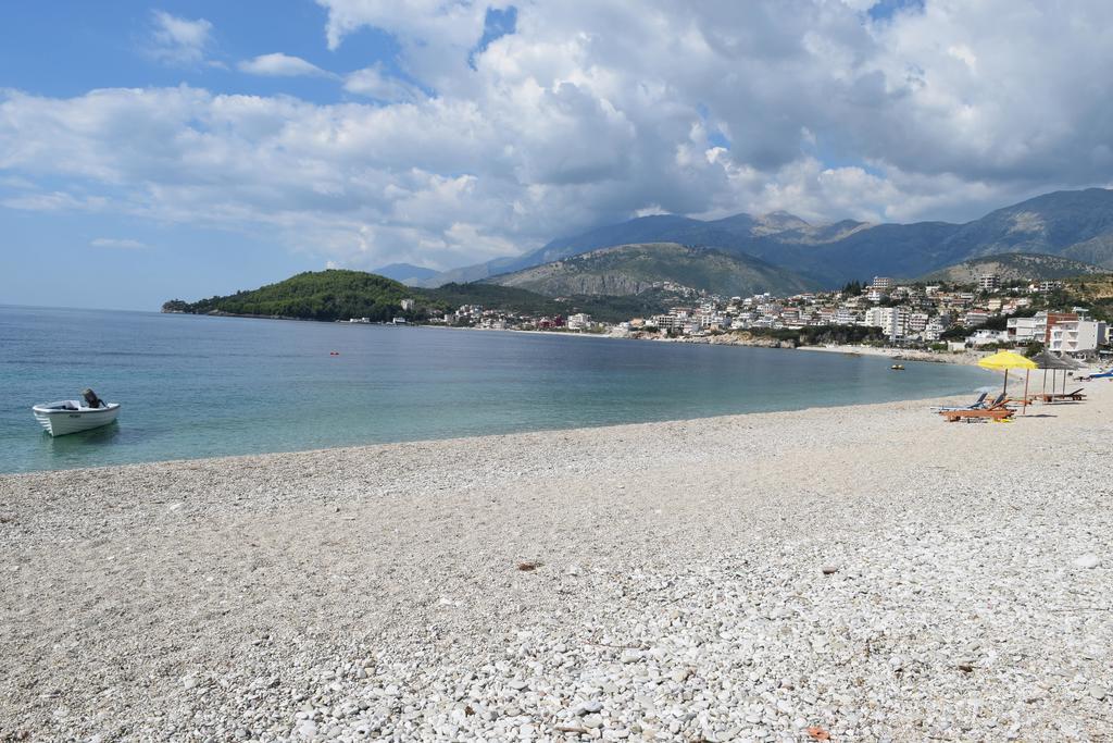 Sea Apartments Himare Exterior photo