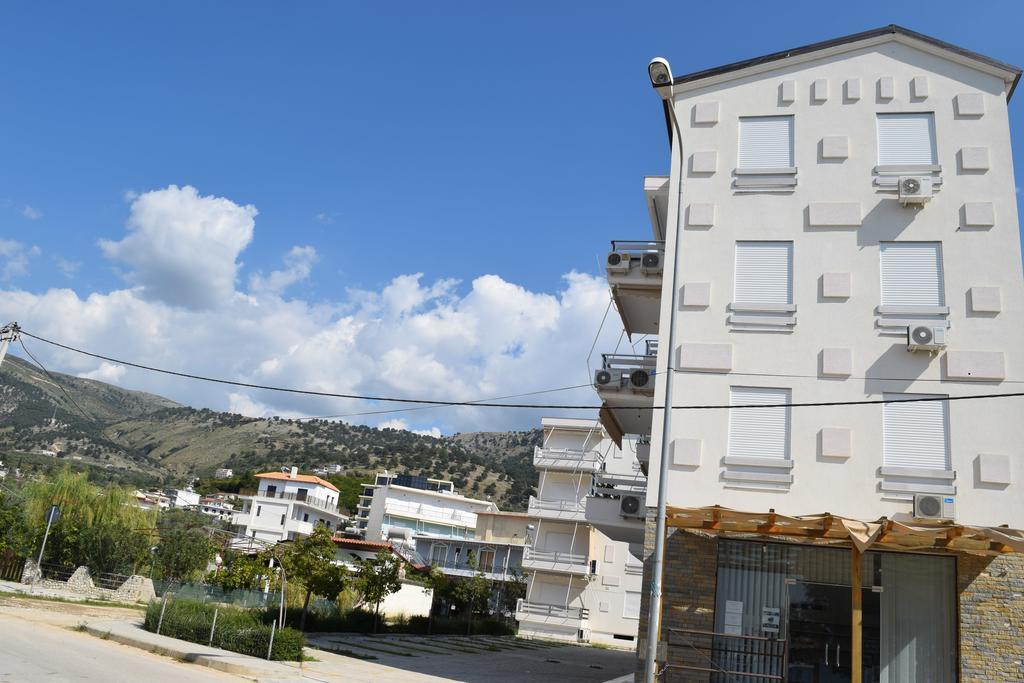Sea Apartments Himare Exterior photo